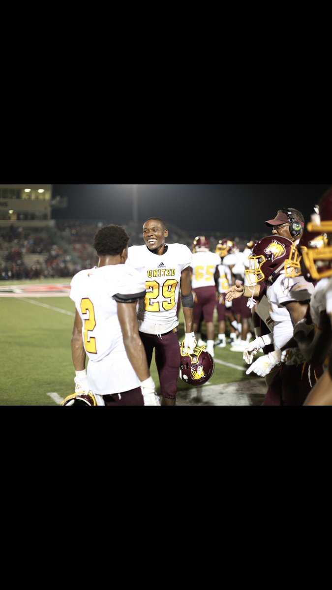 29_6lack's tweet image. This season was full of ups and downs. I can say I played part of the best secondary!! I love my bros no matter what🖤! Had a great HS football career😌. #LLET #29SigningOut