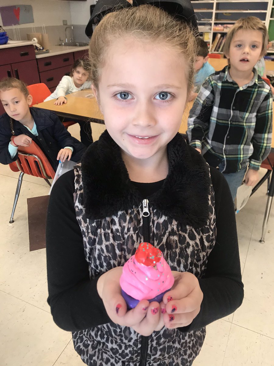 1st grade cupcake pinch pots