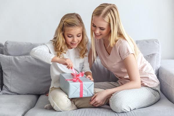 _ThoughtfulBlog's tweet image. Just updated this #gift guide for 6 to 8 year old #girls! Check out some awesome #toys that the young #girl on your #holiday shopping list will love. buff.ly/37x2cXS

#holidayshopping #HolidayGiftGuide #xmas2019