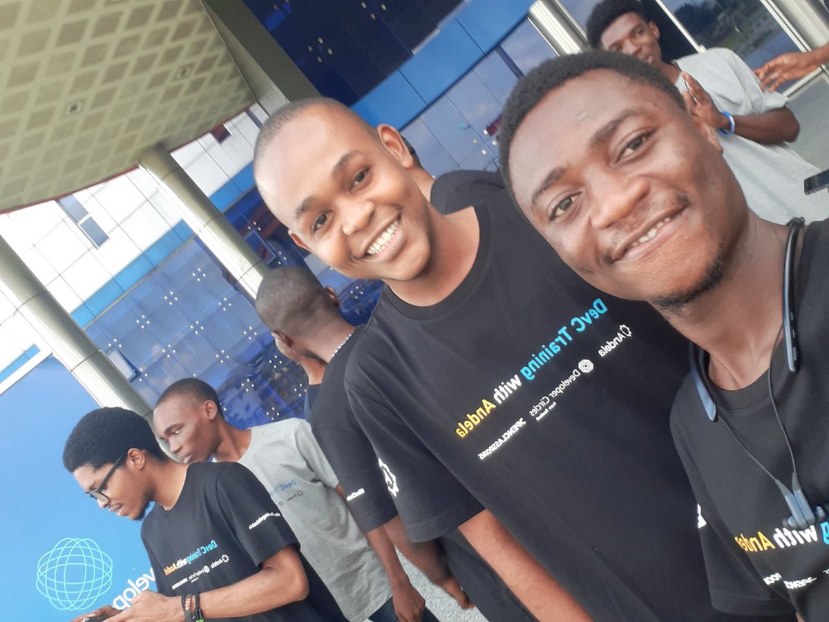 iaminiodu's tweet image. With @EjiroAsiuwhu @ #DevCTrainingWithAndela #andela @jeff_ogah