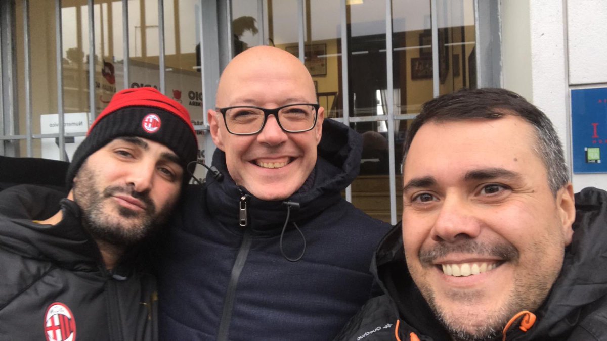 Come ogni trasferta che si rispetti, d’obbligo la visita alla sede de #Radiorossonera, dove abbiamo incontrato l’amico Alessandro Jacobone <a href="/NonEvoluto/">Alessandro Jacobone - Milanisti NE</a>