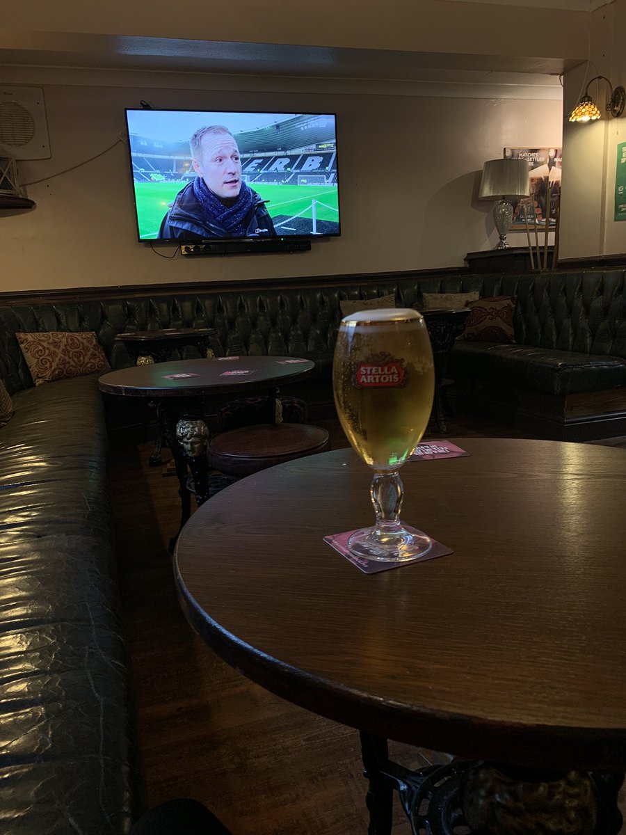MiamiCally's tweet photo. Out with all my mates for the match #DoomAndGloomRams #IrishCorner @Jack_Star56 https://t.co/kSiWgPzUGM