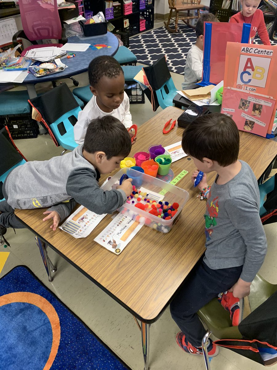 Friday afternoon in Kindergarten WINN. Love seeing our kids strengthen their conceptual understanding of math. Nice work @Erin37783872 @SaraMKulig   #sssct