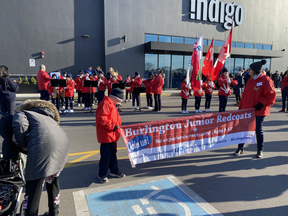 Juniors playing in Santa at Burlington Centre ❄️⛄️🎅