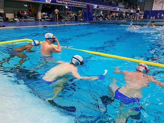6 in play, 4 ready to substitute 💪🏻🏊🏻‍♂️🏊🏻‍♀️🏑
.
.
.
#RoadToTheGold #nautilus2019 #pondsforgesheffield #pondsforge #nautilus #GbUWH #Hockey
#UWH #UnderWaterHockey #BOA ift.tt/2XFDksg