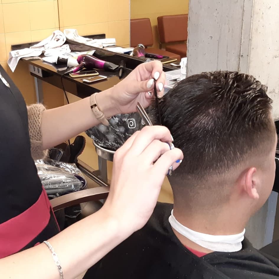 IESElCabanyal's tweet photo. https://t.co/c1P3yP8oY5
SEMANA EUROPEA DE LA FP
Peluquería y Cosmética Capilar, módulo de peinado y estilismo masculino. Imagen Personal CFGM
#SemanaEuropeaFP #EUVocationalSkills #DiscoverYourTalent #FormacionProfesional #VocationalEducation #AvantFPERE #DescubreLaFP
@gvaeducacio https://t.co/WpTFVNnGX7