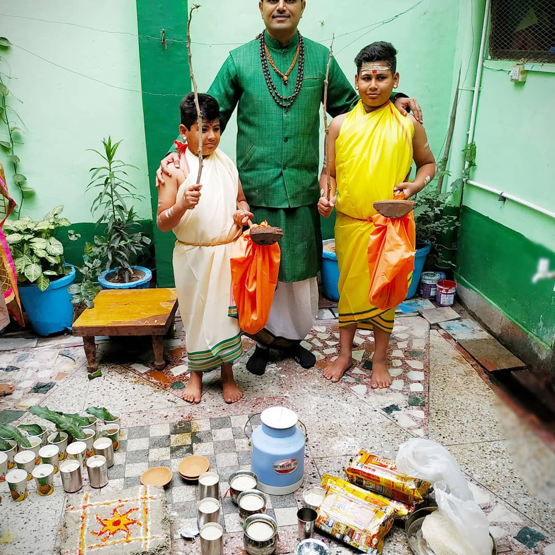 Vasudevdashari1's tweet photo. जनेऊ संस्कार https://t.co/bA7oKuj57i