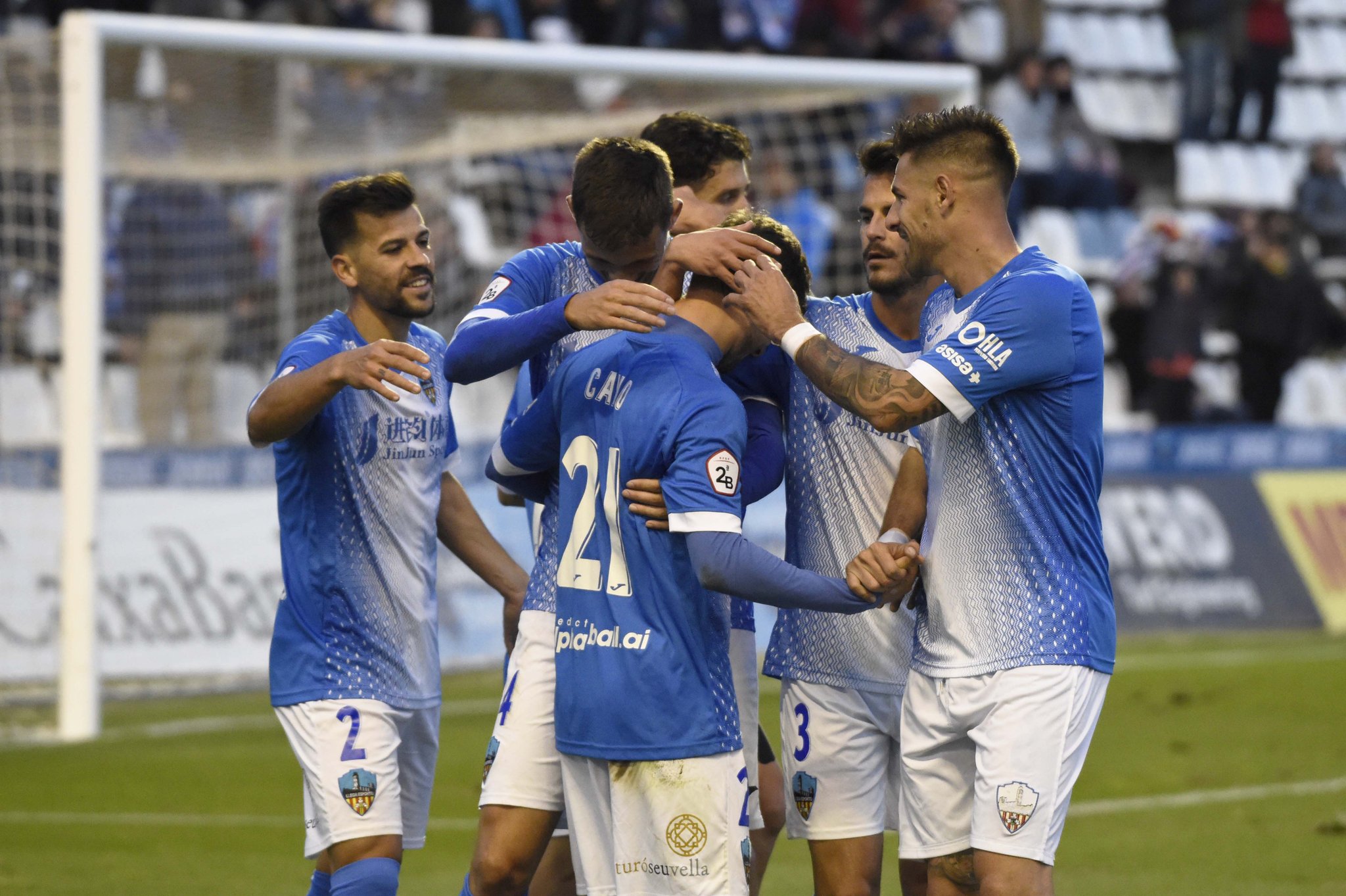 Els jugadors del Lleida Esportiu celebren un gol aquesta temporada al Camp d'Esports