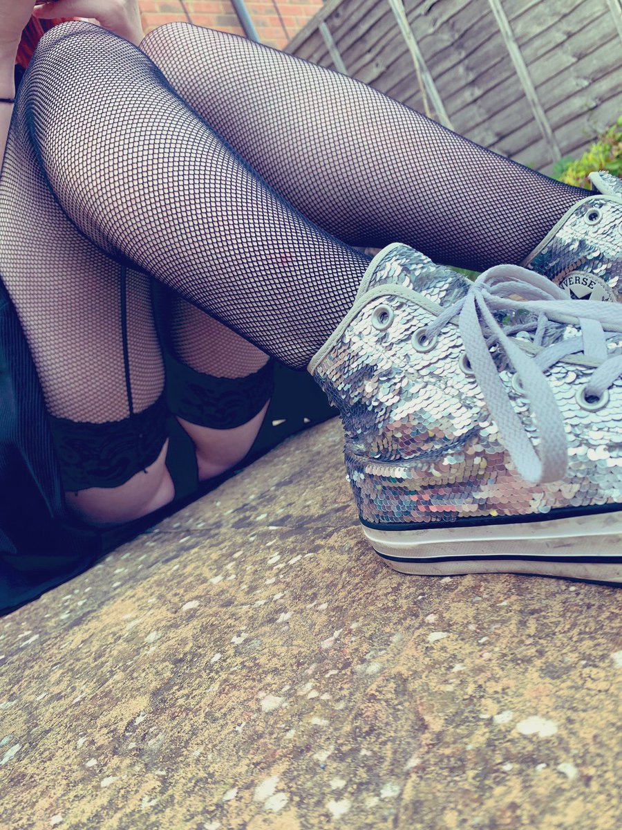 IntrovertsNerdy's tweet photo. Fishnets or Nylons? 👩🏻🦰💋
So on a #stockingsaturday the question had to be asked...
Comment below your preference... 🦵
#stockings #fishnets #streetperv #upskirt #voyeur #legs #bum #LingeriePoll #nsfw #ngot #redhead #britishgirl #girlnextdoor https://t.co/l0wH9QASuJ