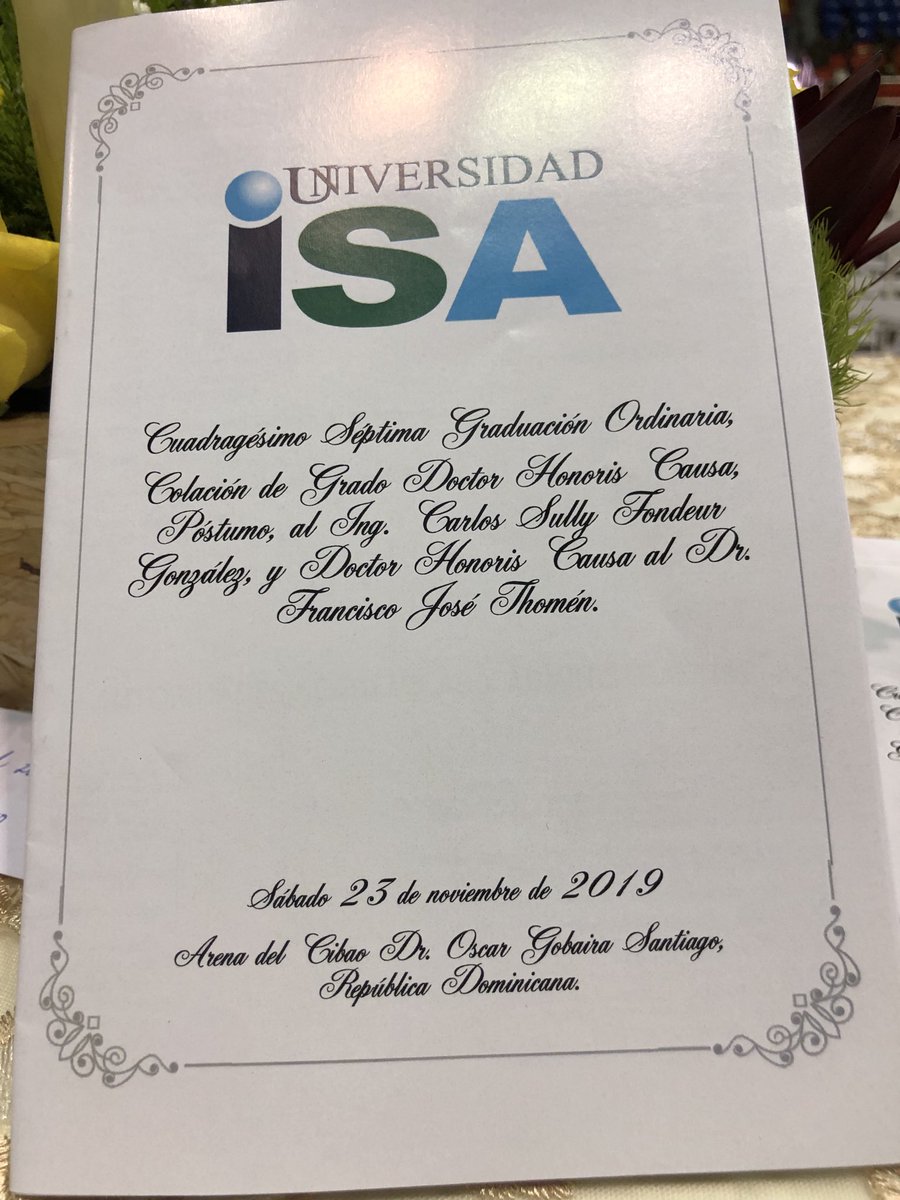 mikylama's tweet photo. Un gran placer! Casi arrancando graduacion número 47 de la Universidad ISA con 400 jóvenes graduando. https://t.co/deZC8sjNji