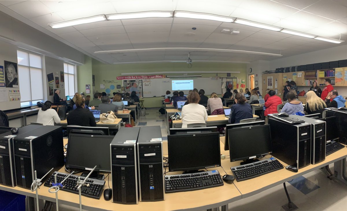 bookgirl614's tweet photo. @EdcampNJ w @breicher learning about @wakelet thinking about toying w a newsletter for my Ss and their Ps. #WhyIEdCamp #EdCampNJ @NJEA @kenbondedu 🤩 @NJASL https://t.co/S1ykj2EGYu