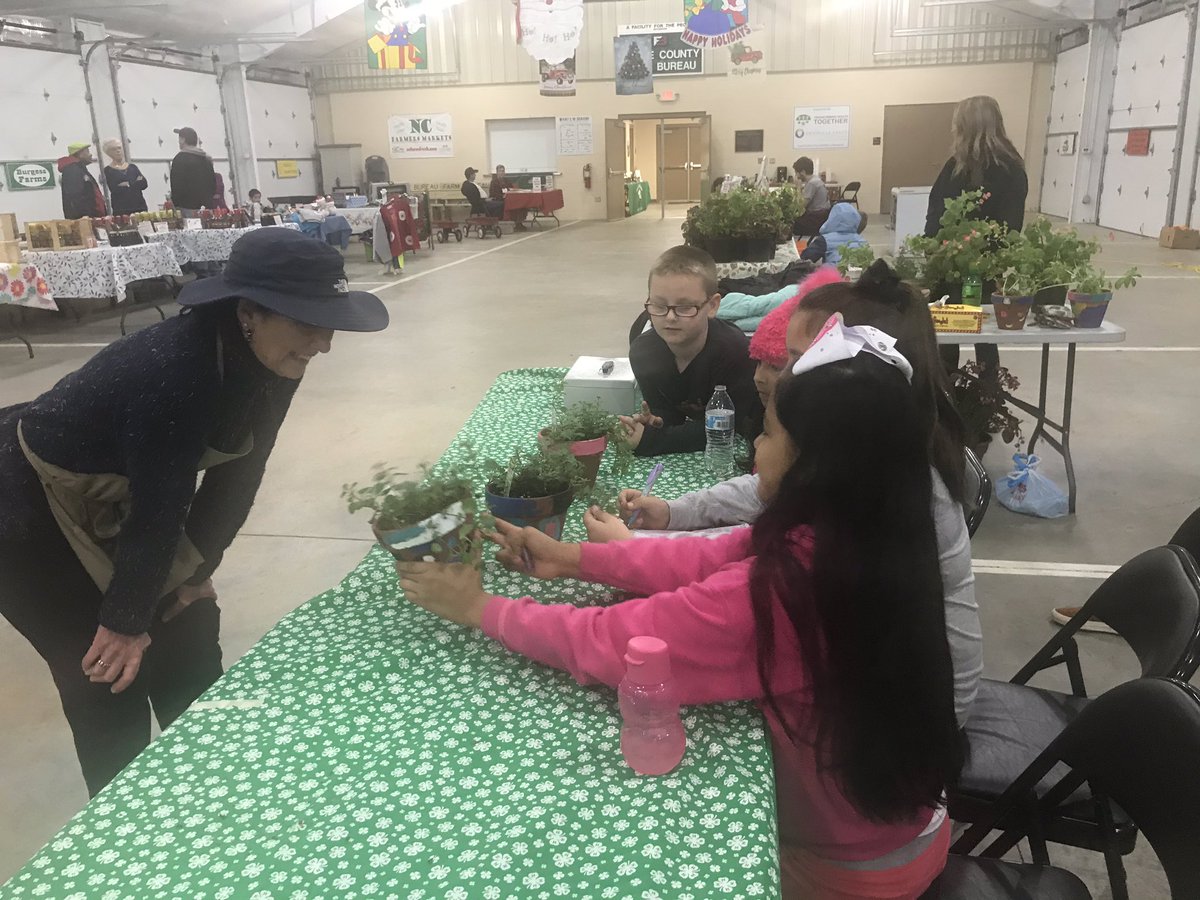 lsoto_liliana's tweet photo. Big shout out to our Aycock Young Sprouts 4-H, they are having  a successful sale. We are so proud of their awesome work.@AYCOCKSCHOOL  @EvaJennings12 @scompton2015  @taranorwood31  @KBoyd1516 https://t.co/KhrnHjQJah