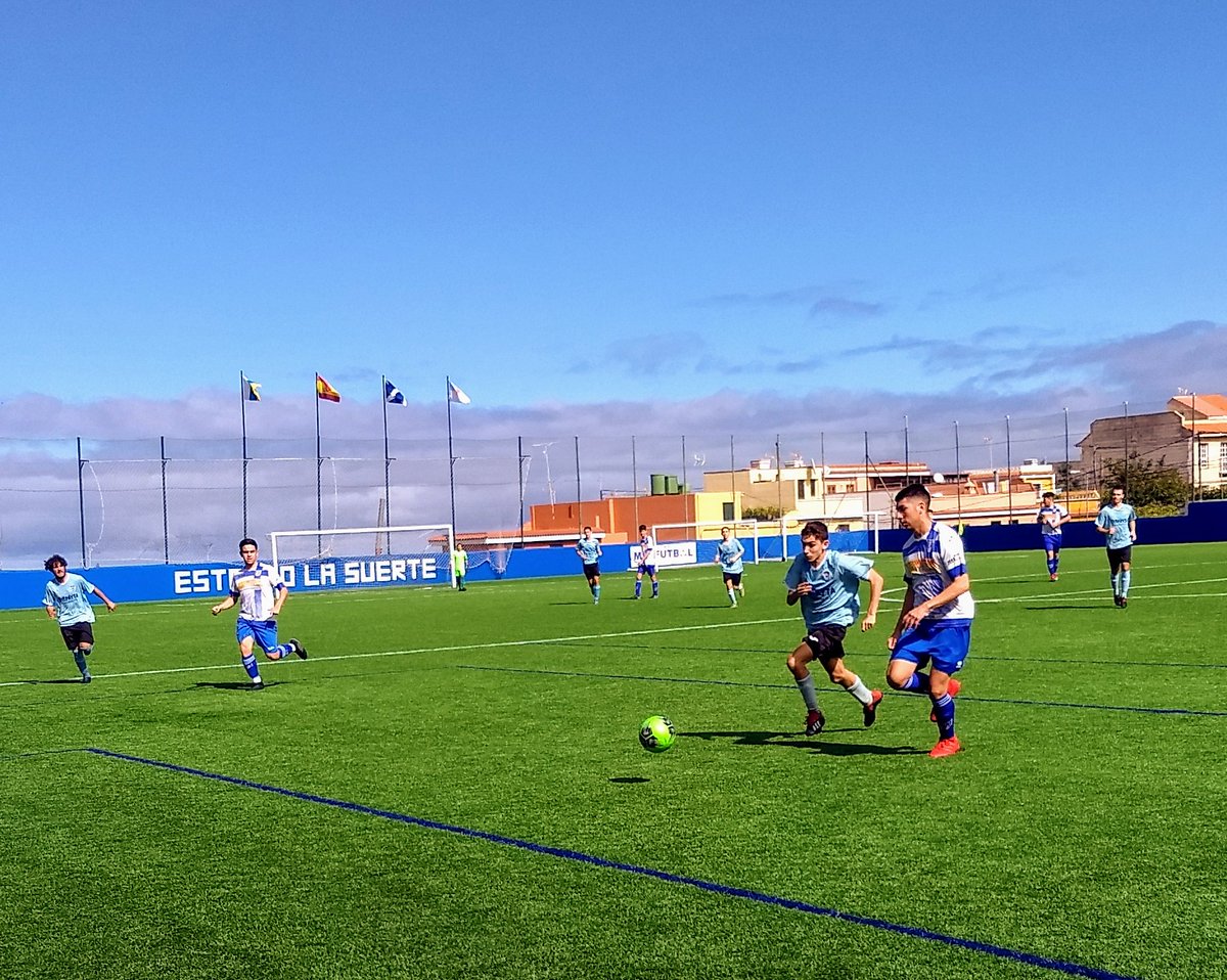 En el Estadio municipal La Suerte, nuestro Juvenil B ganó por 1 - 3  su partido de Copa Fernando Méndez Ponte ante el <a href="/udcruzsanta/">UD Cruz Santa</a> B.
    #AdelanteRealejos
    #SomosUDR