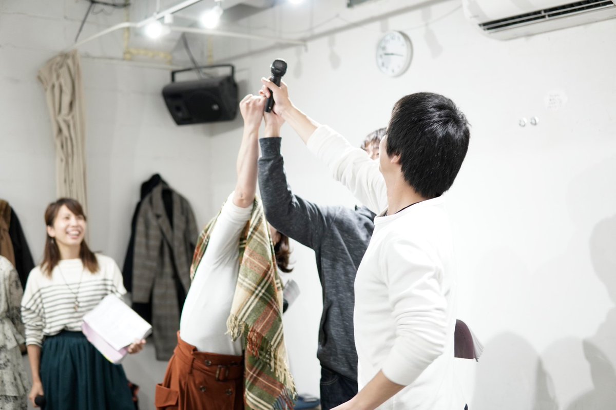 THEATRE_UBUNTU's tweet photo. 台本片手ではありますが、初通し稽古でした!
一つずつ課題をクリアにしながら、少しずつ着実に25dカンパニーは前へ進んでおります
愛に溢れた作品を是非ご観劇ください♪
#25d
#UBUNTU
#高田馬場 #Livecafemono
#ライブ型ミュージカル https://t.co/GbveGdeW7G https://t.co/nymAdLPkmb