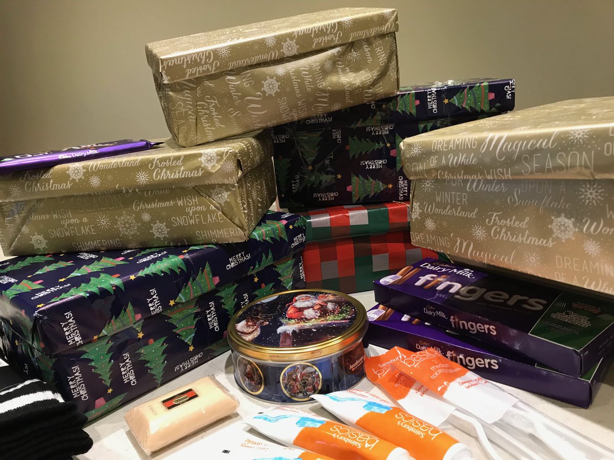Pearson_Med's tweet photo. Ready to drop off our shoeboxes for Manchester Shoebox Appeal #Homeless #Christmas #communitygiving 🎁🎄 ⁦@Pearson_SFB⁩ @Pearson_Med https://t.co/0bYjzQMeZ0