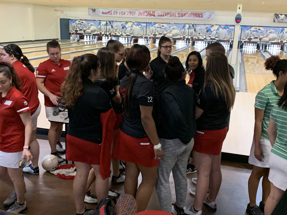 USBC's tweet photo. LIVE NOW: Day 2 of the #HawkClassic is underway hosted by @ESHawksBowling. @BearkatsBOWL leads the way ahead of @AStateBowling, @NCATBowling, @DuqBowling and @SHU_Bowling.
Join @EWJR and @danielfarish on https://t.co/gs2oNY5XwS.
#BowlTV #NCAABowling #AFutureForTheSport https://t.co/BhgripHVb8