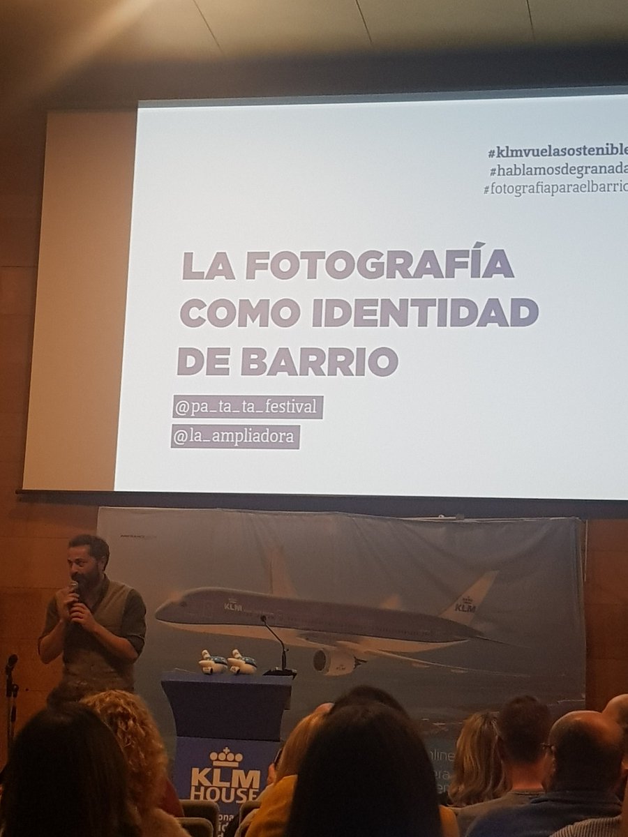 Primer Ponente del evento: Cecilio Puertas
"La fotografía como identidad de barrio"
 #KLMVuelaSostenible 
#HablamosdeGranada