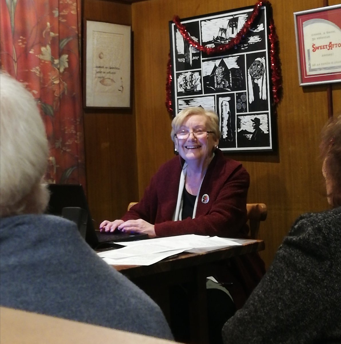 Saol agus Saothar Ceathrar Údar #Gaeilge. Cur síos spéisiúl sa Chaifé Liteartha anois mar chuid de <a href="/DingleLit/">Dingle Literary Festival</a> 
#filíocht