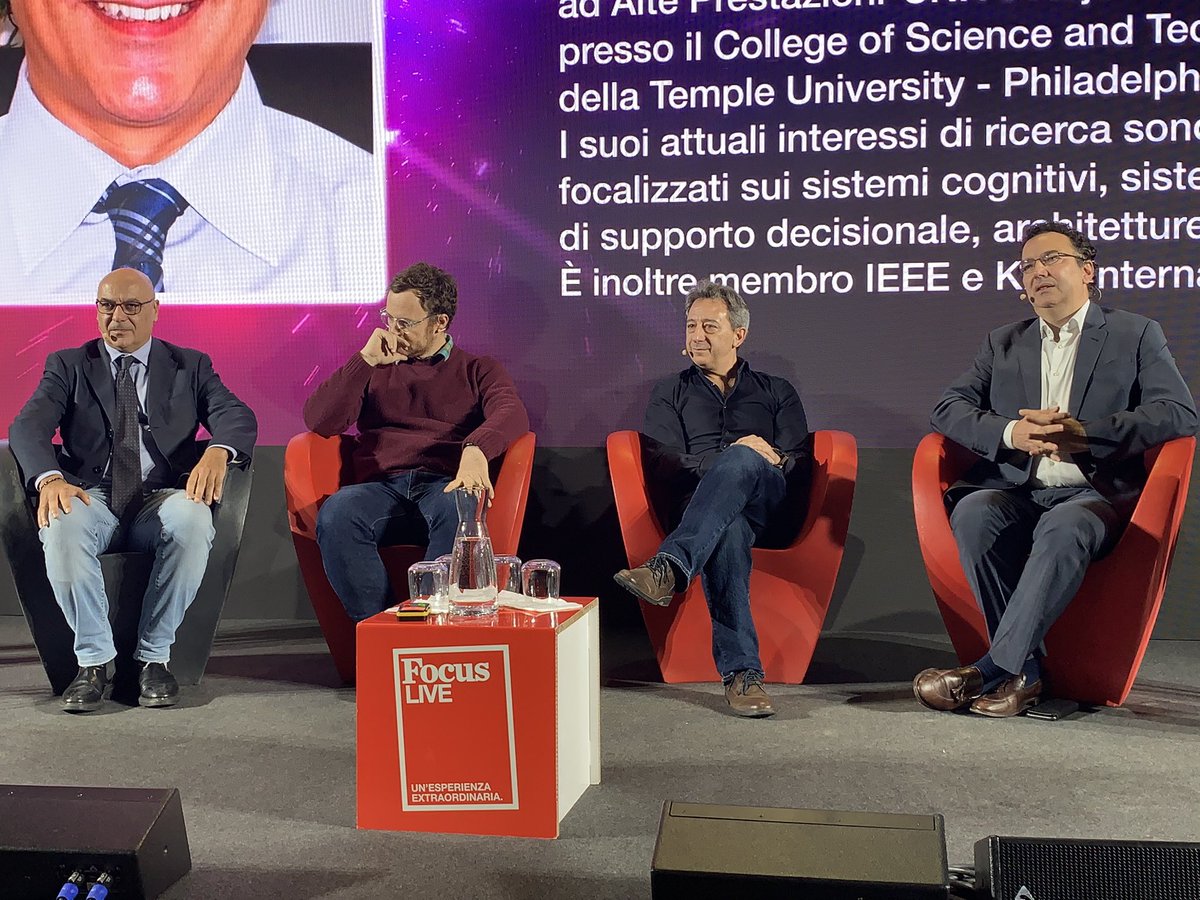 alefederferrari's tweet photo. #FocusLive, l’#AI alla prova del 9. Quattro esperti da differenti ambiti ci dicono che cosa intendiamo con il termine Intelligenza Artificiale, come funziona e perché può aiutarci. Andrea #Renda #CEPS, Lorenzo #Rosasco #Dibris, Giuseppe Di Pietro #CNR e @Ale_Curioni #IBMResearch https://t.co/jgjRYBGFFu
