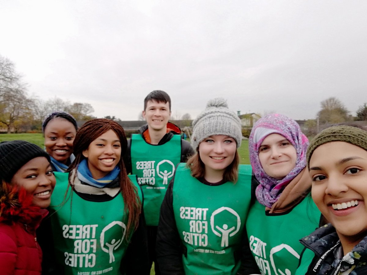 AkindeCassandra's tweet photo. Just because volunteering is our second nature 💪🌎🌎🌎
So much fun planting trees and contributing our quota towards Environmental Sustainability. 
Thank you @TreesforCities🙌
#SDGs #Treeplanting #environmentalhealth  #Environmentalsustainability #MyLSHTMstory #IamChevening https://t.co/jYNpDYdeZ4