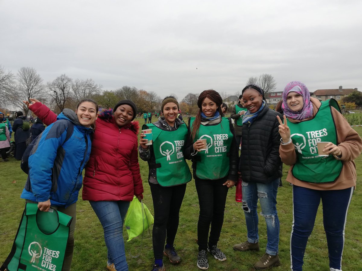AkindeCassandra's tweet photo. Just because volunteering is our second nature 💪🌎🌎🌎
So much fun planting trees and contributing our quota towards Environmental Sustainability. 
Thank you @TreesforCities🙌
#SDGs #Treeplanting #environmentalhealth  #Environmentalsustainability #MyLSHTMstory #IamChevening https://t.co/jYNpDYdeZ4