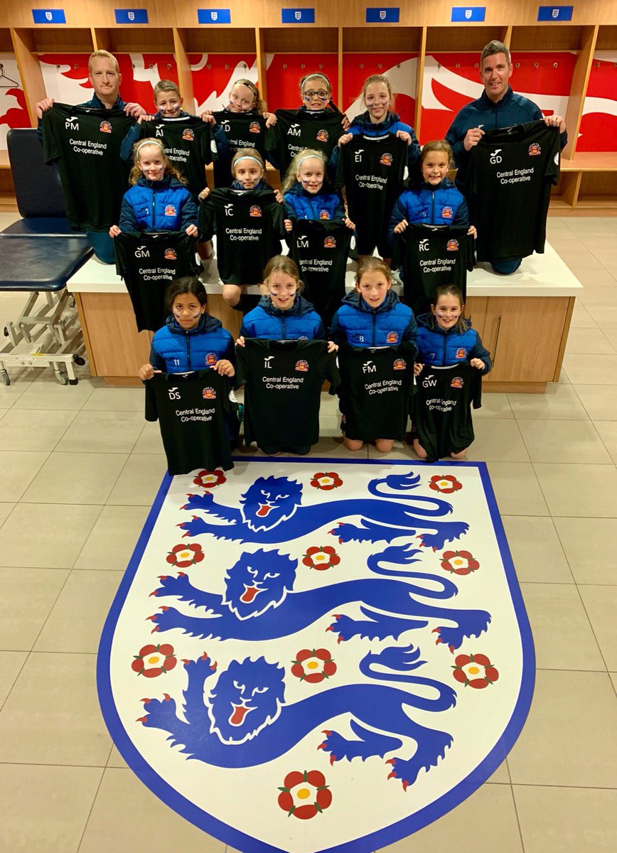 gazdownie's tweet photo. Our @lichfieldcityfc girls u11s showed their appreciation in true style on the pitch today to all involved @mycoopfood. Kitting us all out in our winter warmers 🙋🏻‍♀️⚽️🙌🏼🔥as part of the community dividend fund. #community #membership #EthicalRetailer #grateful 👏🏼👌🏼@JCK3007 🙏🏼✅ https://t.co/guPiRk9JC5