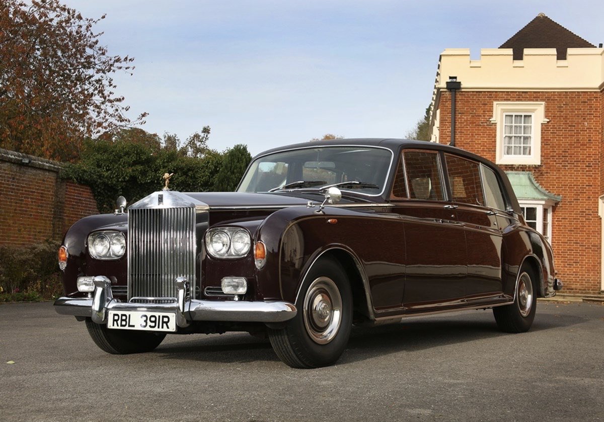 Historics's tweet photo. #SOLD Lot 208 - 1976 Rolls-Royce Phantom VI Limousine by Mulliner Park Ward sold above top estimate for £122,256 inc commission #rollsroycephantomvi #rollsroycephantom #phantomvi #classicrollsroyce #mercedesbenzworld https://t.co/ZXM3nchP9Q