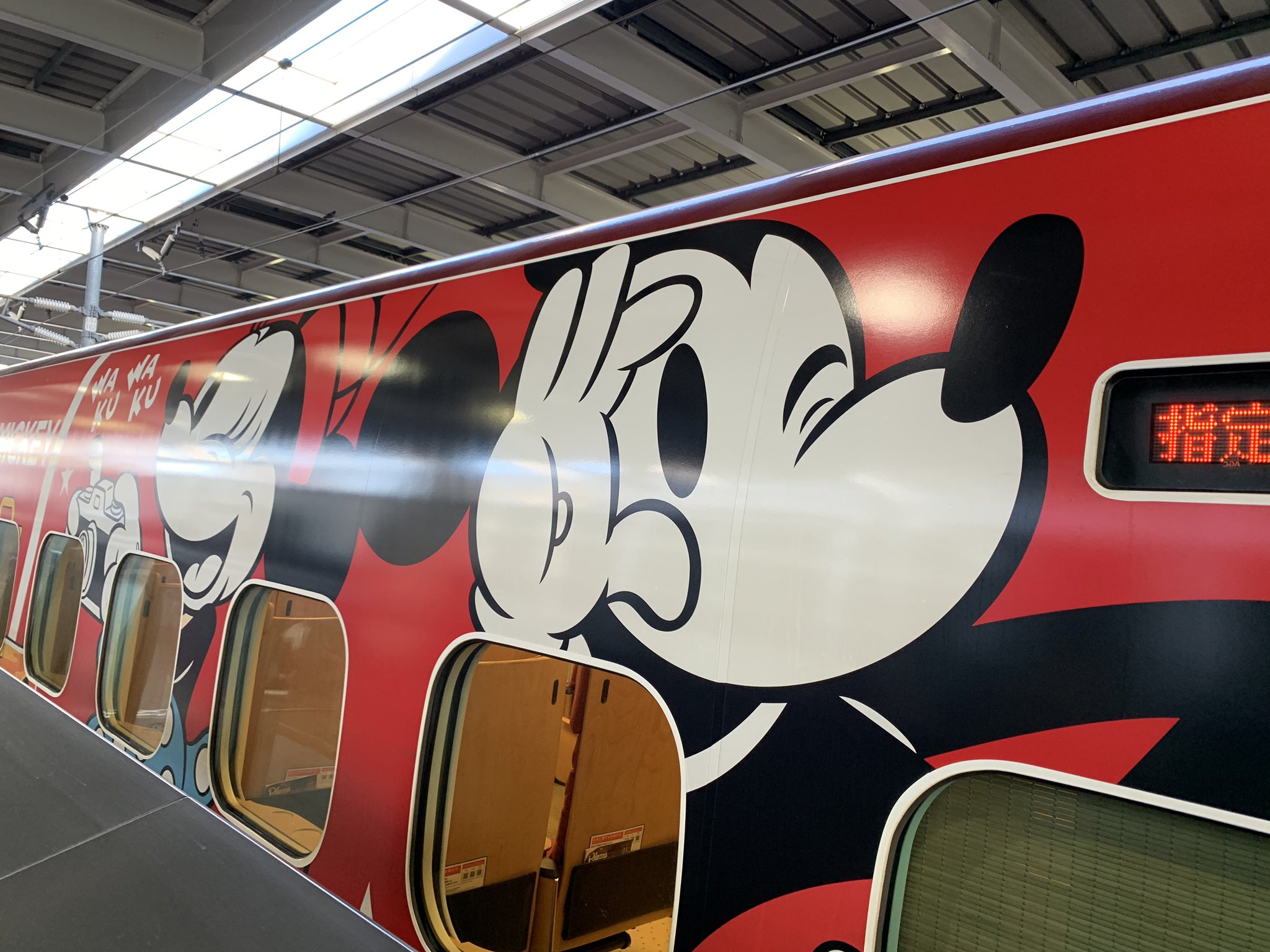 ꕥɲᗩᙢᓰɲᗩᙢᓰꕥ ミッキーマウス新幹線 熊本駅 九州新幹線 ディズニー Jr九州wakuwakutrip新幹線 ラッピングトレイン もうすぐ終了予定 早く乗ってね T Co Z4k8caep4b Twitter