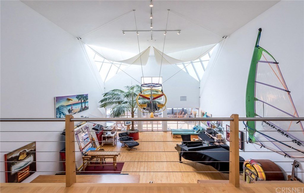 Like how do we even begin to unpack how cool this place is by architect Arata Isozaki? Something that looks like a plane is hanging from the ceiling and there are literally sails as decoration. I can't even.It's $549M  https://www.redfin.com/CA/Venice/16-Paloma-Ave-90291/home/6777002