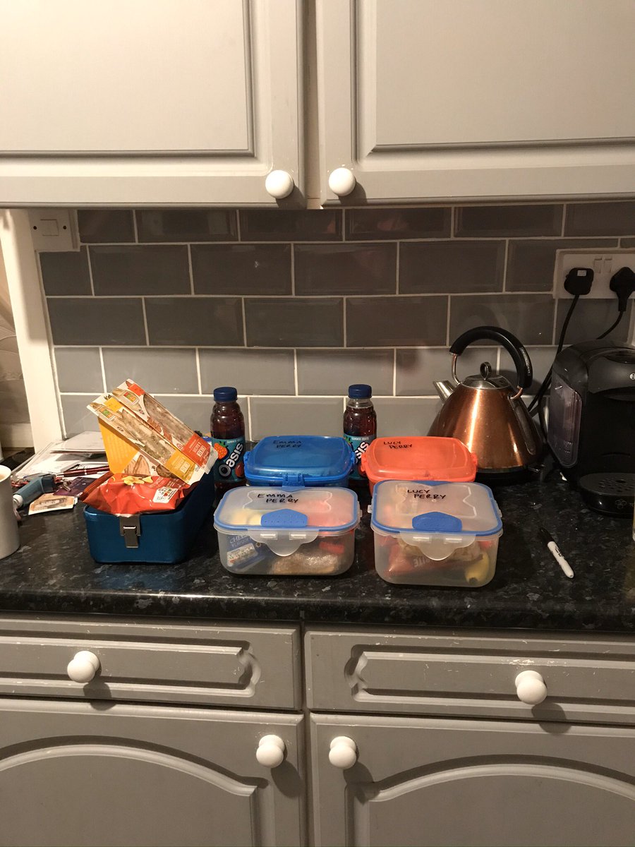 PharmacyBeth's tweet photo. This is the amount of food required for tomorrowβs Guiding trip to Longleat. 1x rainbow, 1x guide and 1x leader. This does not include my hot drink rations #guideleader #bustriptolongleat #hopenoonespews https://t.co/6DERAHt2yO
