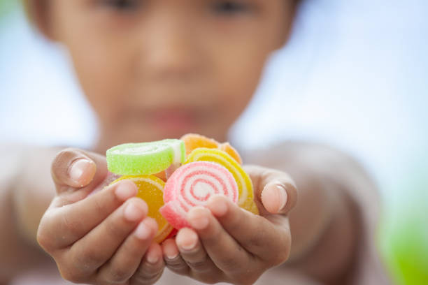 OperationWarm's tweet photo. Surprise someone with a piece of their favorite candy. #DailyDifference #RAOK https://t.co/lqUbjhKhNp