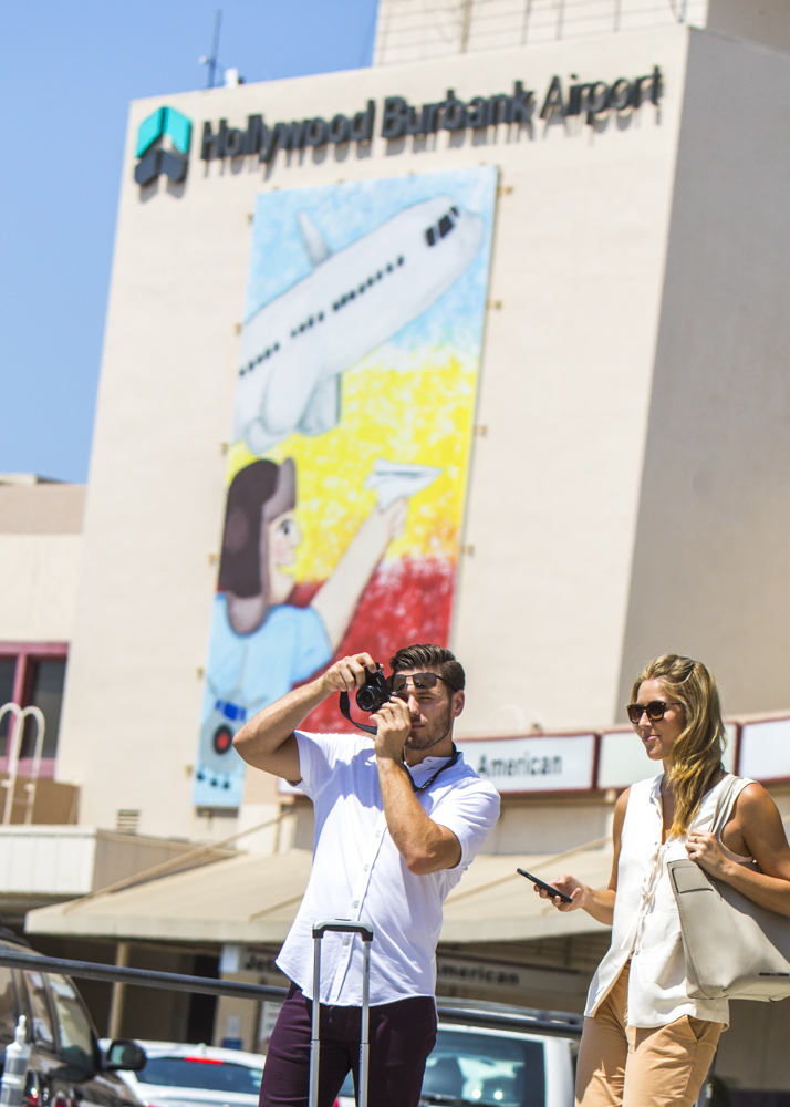 VisitBurbankUSA's tweet photo. A better way to start your #Burbank vacation off right is with #JonesCoffee. Now offered at #HollywoodBurbankAirport 🛬 ☕ https://t.co/E2aJeorr4I