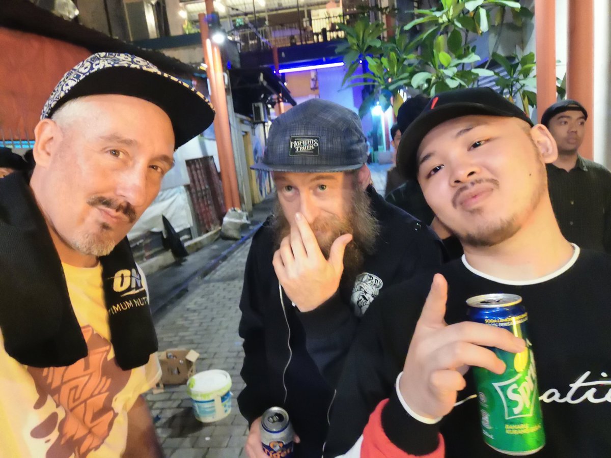 vandigital's tweet photo. Jam done! Shout out to all the fam who came out to #lorongjam2019 #reconnectkl with Mayhem Jam and @urbanscapes 🔥🔥🔥 https://t.co/3l6Fmq4bbc