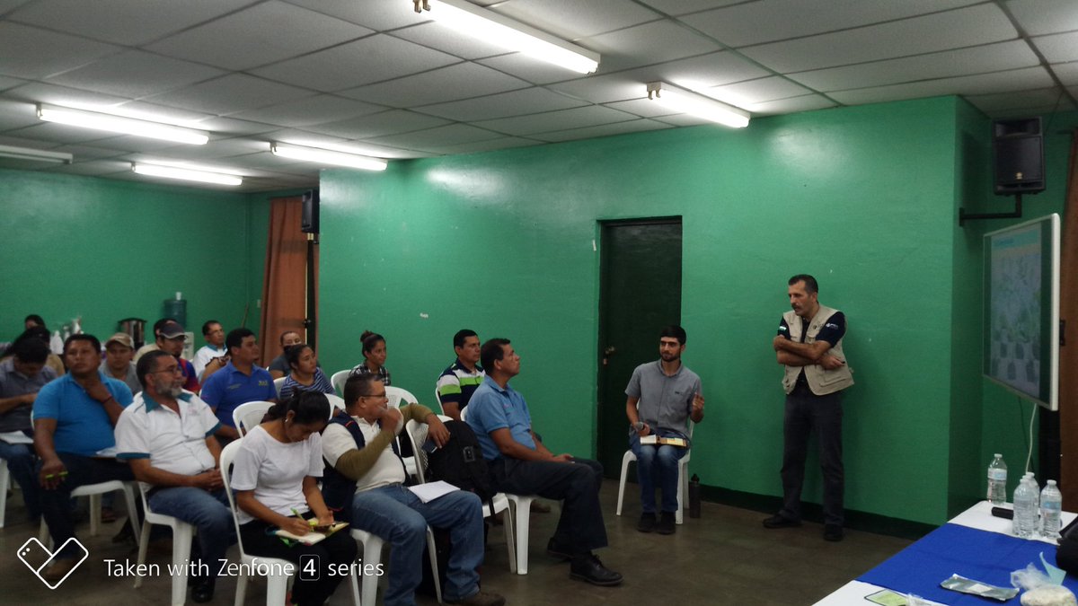 Oscardinarte's tweet photo. Taller sobre métodos y técnicas para realizar injertos en Hortalizas, con técnico a del SNPCC y especialista de PICA/Palestina
#INTA
#SNPCC
#PICA-Palestina
#CNIA https://t.co/lQ0byXiltY