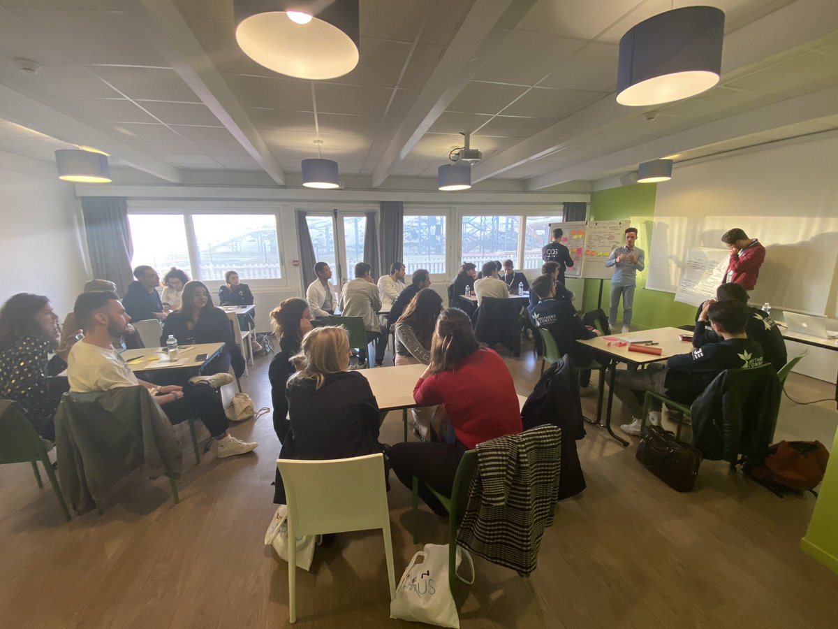 Atelier sur l’offre de service et les engagements sociétaux pour la #stratégie2024 par le Comité d’Orientation Stratégique de la <a href="/cnje/">Junior-Entreprises</a> #CNH19 <a href="/olivierf/">Olivier Fournier</a> <a href="/romain_tanguy_/">Romain Tanguy</a> <a href="/MartinDelbecque/">Martin Delbecque</a> <a href="/_bastien_n/">Bastien Nussbaumer</a>