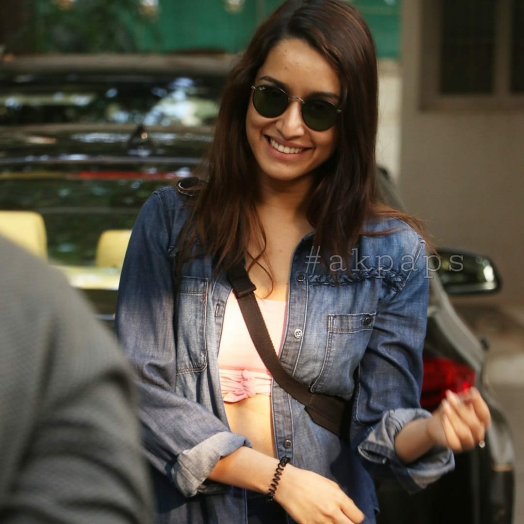 here4shraddha's tweet photo. Reposted from @ak_paps (@get_regrann) - @shraddhakapoor Snapp Post Exits After #Dubbing In #sunnysupersound Studio Juhu #shraddhakapoor #bollywood #actress #strongwomen #work #streetdancer3d #movies #instadaily #celebrities #paparazzi #akpaps @ak_paps - #streetdancer3d #sd3 https://t.co/OKWva5odex