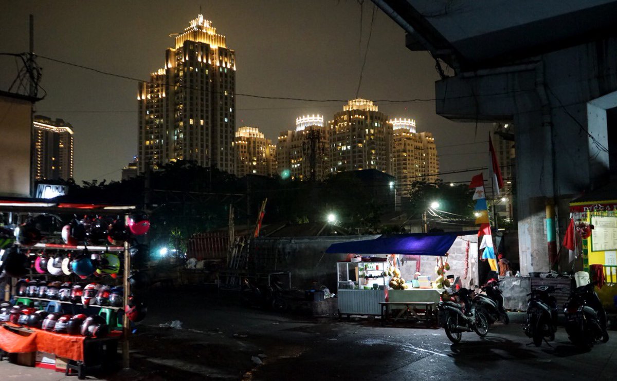 avbedunk's tweet image. kehidupan di jakarta