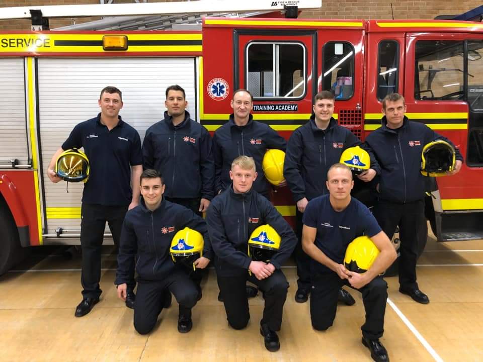 Andover31's tweet photo. Well done to one of @Andover31
on call Firefighters Ollie Parry, he passed his Breathing Apparatus (BA) course!
Another qualified BA wearer on the on call pump for Andover!!
https://t.co/6FarNhBiju
#breathingapparatus #modb #999family #bestjobintheworld #firefighter #congrats https://t.co/DXdAI8Os6i