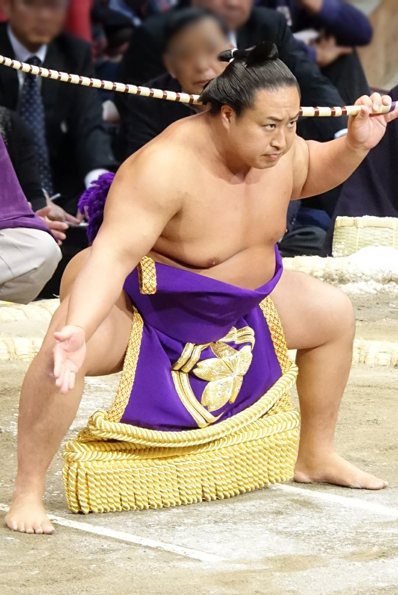 Aonosato フゥー 大相撲九州場所 九日目 弓取式 春日龍 Aonosato フゥー 大相撲九州場所 九日目 弓取式 春日龍