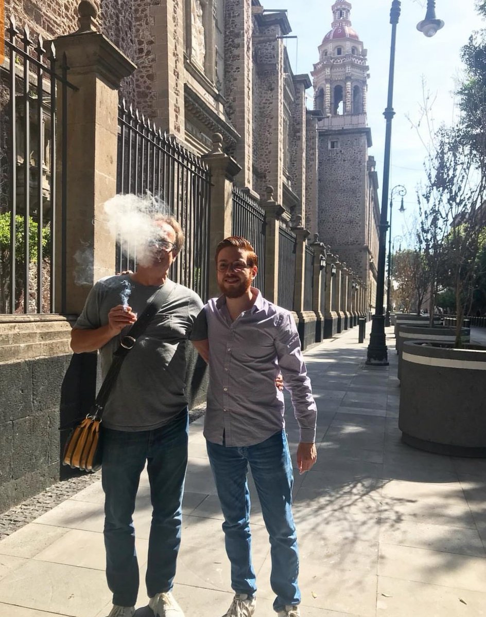 emiliorascon's tweet photo. El año pasado tuve la oportunidad de conocer a un gran ser humano y amigo. El es uno de los activistas más dedicados a la legalización del cannabis en el mundo. @MarcScottEmery. #LegalizaMx. @BarbaRossas1 https://t.co/ALxcCNV4qt