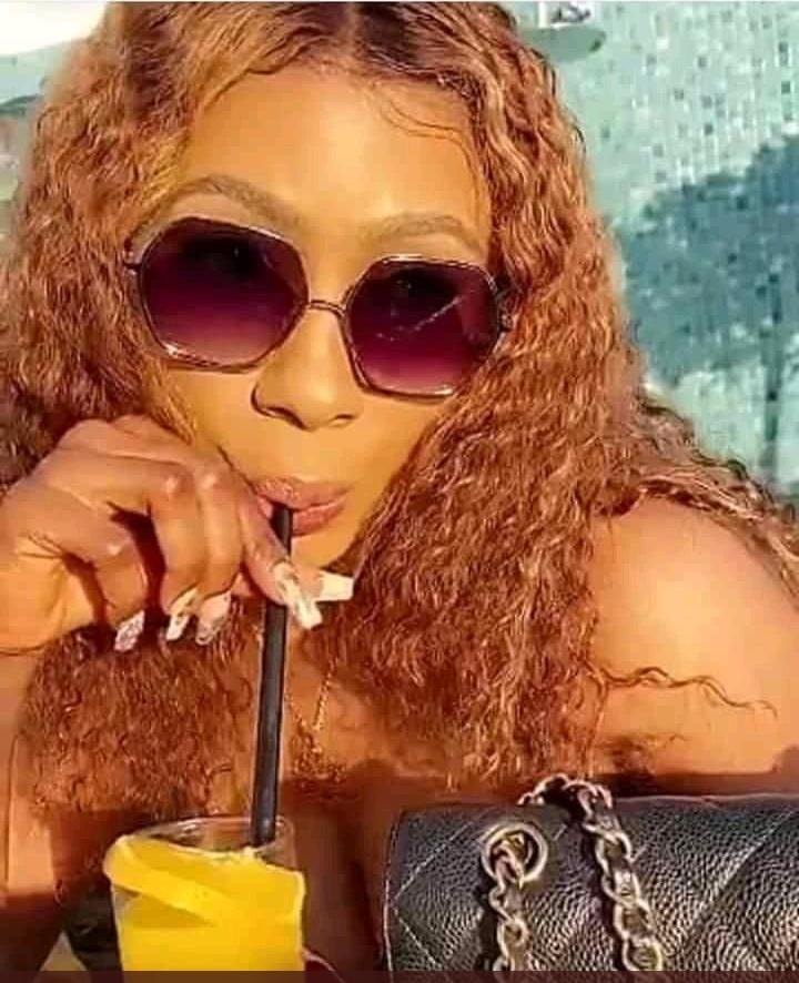 ify_ndubesti2's tweet image. I know my queen is prettier I don't mind she is my queen, my star girl and I love her so much❤️❤️❤️❤️
#BeLikeMercyEke
#MercyEffect
#MercyXCiroc