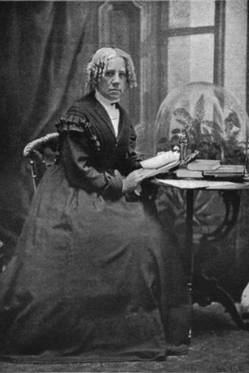 Maria Mitchell was the first professor of Vassar college and discovered a comet in 1847.9/