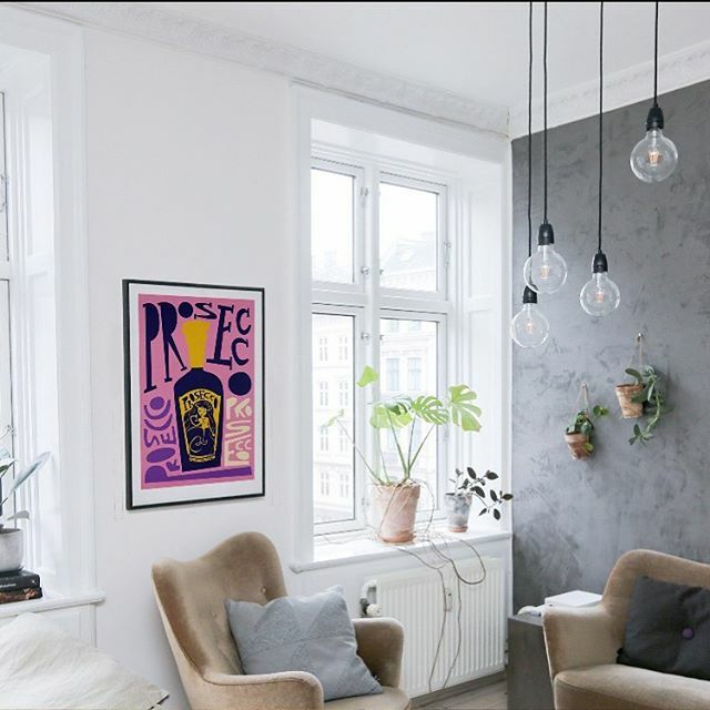 FoxAndVelvet's tweet photo. Oh it is grim out there 🥶 glass of bubbly to warm us up anyone?
.
.
.
.
.
#prosecco #prosecco🍾 #proseccolover #proseccotime #boozygifts #xmasgiftguide #etsygifts #etsygiftguide #discoveretsy #juniqeartshop #society6 #foxandvelvet #midcenturyart #midcenturymodern https://t.co/oOFMQtFvwo