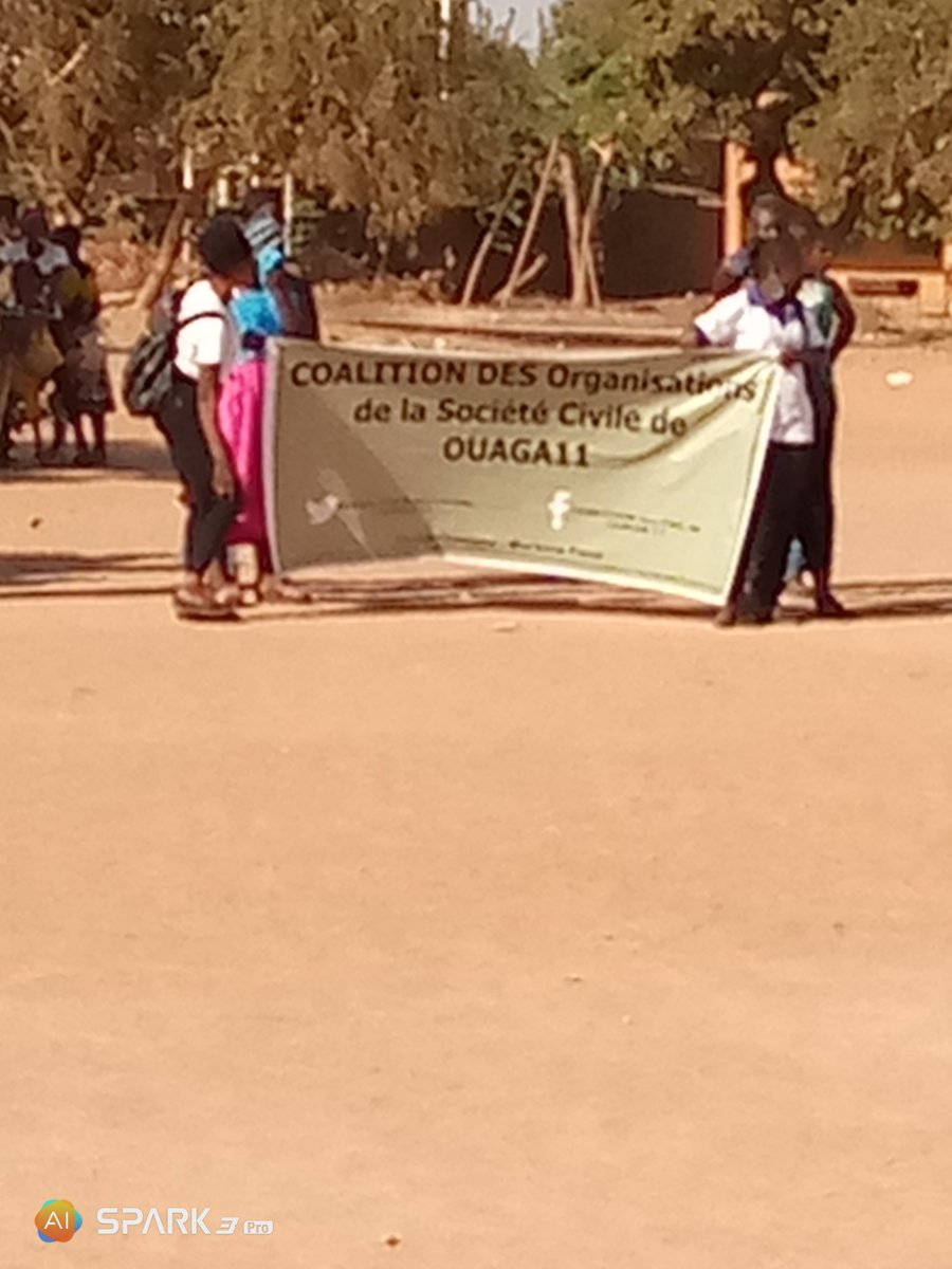 moudiam's tweet photo. La #CoalitiondesOSCdeOuaga11 participe au #FestivalZemstaaba organisé par la mairie de Ouaga11 sous le thème Tolérance inter religieuse et cohésion sociale. #TechcampOHG2019 #jemengage #V2P #PaixauLiptakoGourma #liwili #G5Sahel. https://t.co/H3Cv6BYbLn