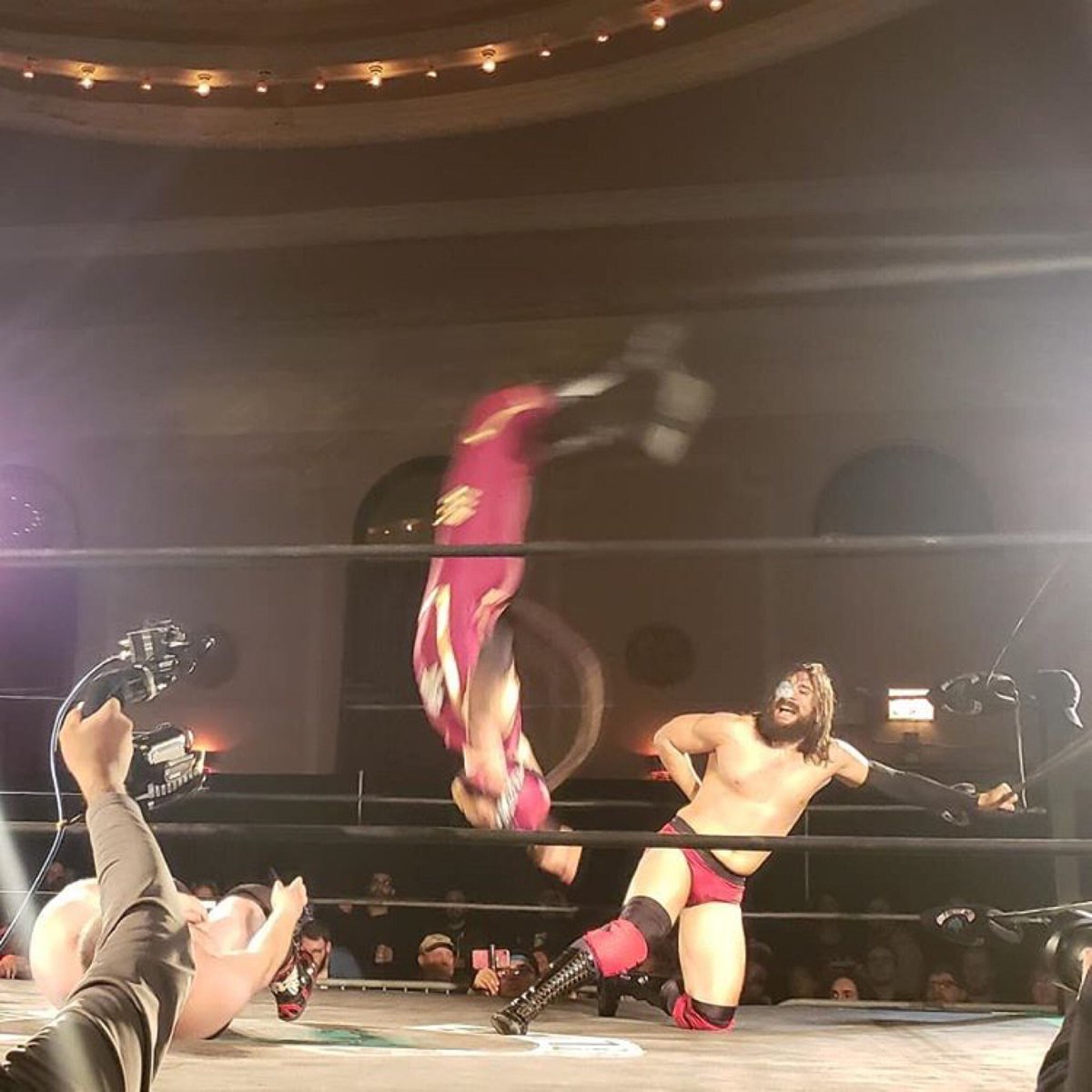 PWSpaceMonkey's tweet photo. #Monkeysault 🐵
#SpacePirates🚀🏴☠️ vs. #WorkHorsemen
#FreelanceWrestling #TheGoodTheBadTheSmiley #IWTV https://t.co/yAJVX23MZx