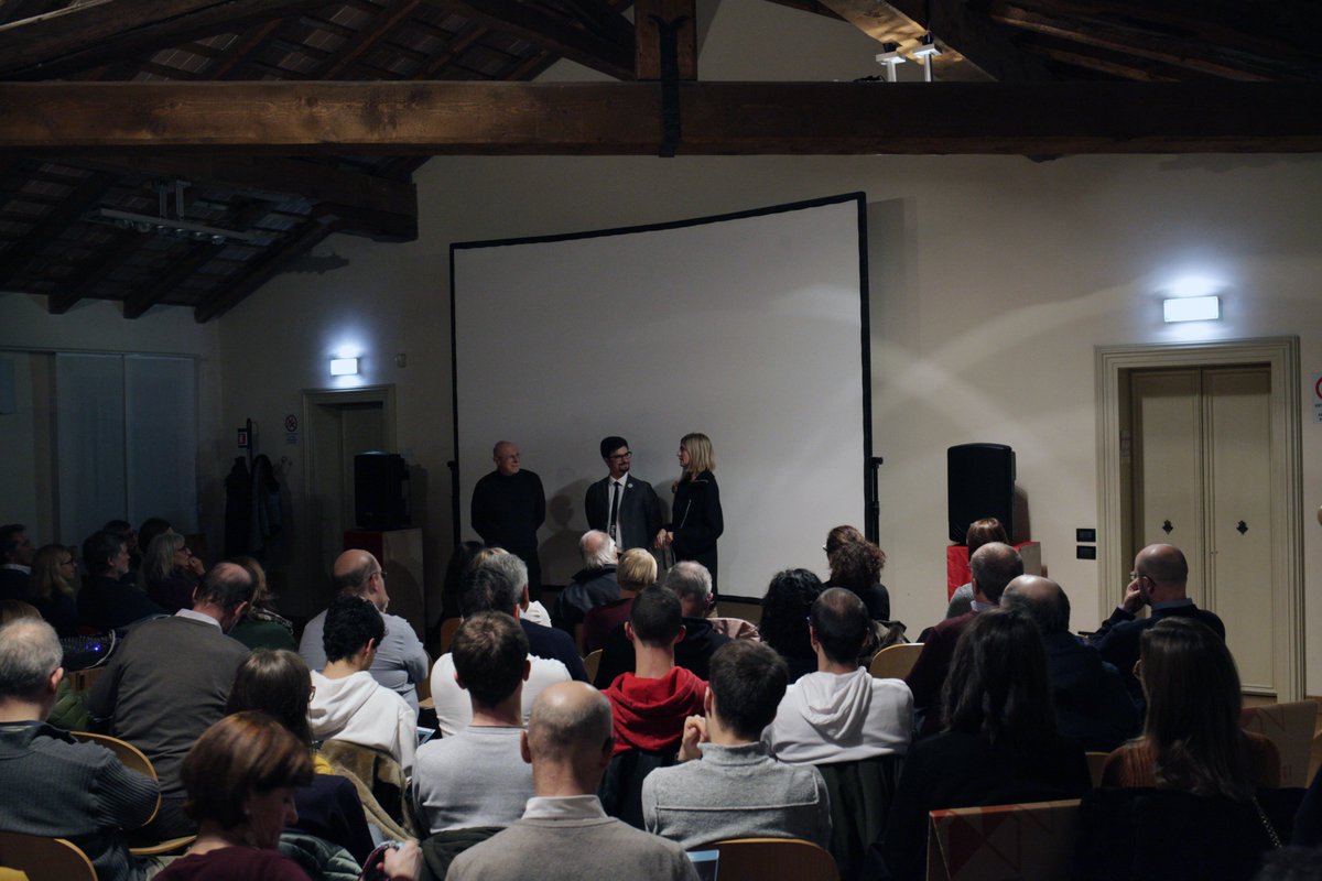 Il #pellicano vi aspetta stasera per le proiezioni dei cortometraggi veneti! Queste intanto le immagini di ieri...❤️
#fiaticorti #fattipericorti #fiativeneti #festival #cortometraggio