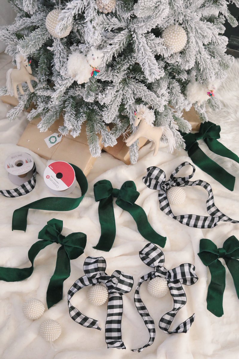 🎀 factory over here ~ going glam up top and toddler friendly down low on our tree 😄 #ChristmasTree #toddlermom