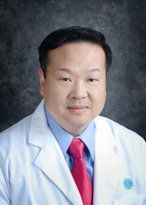 LevineCancer's tweet photo. We are hosting our first ever live tweet chat in honor of #LungCancerAwarenessMonth. @EdKimMDLCI will answer questions he receives between 12 and 1 p.m. on Tuesday, Nov 26. Use hashtag #LCILIVE to submit yours. Get expert information about #lungcancer at your fingertips! https://t.co/hyGEIms0B6