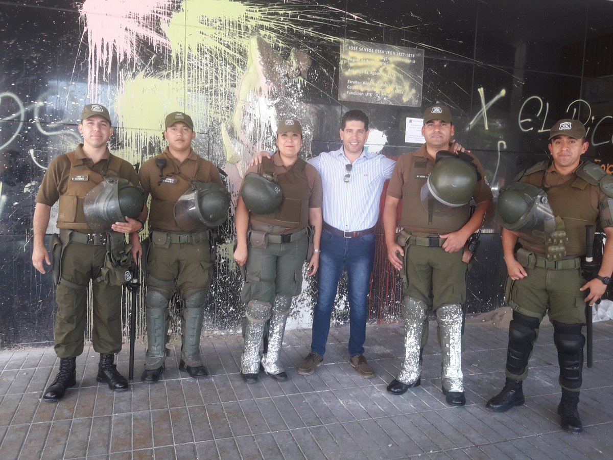 elEstadistaAfta's tweet photo. @pepe_auth Comencemos apoyando y respaldando el trabajo de @Carabdechile https://t.co/mzrGlcV4IT