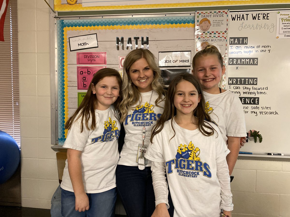 MrsDerr's tweet image. Twinning Day 2! #sharethespiritofkindness 💙 #proud2bmps @hitchcock_mps @MPSElemEd